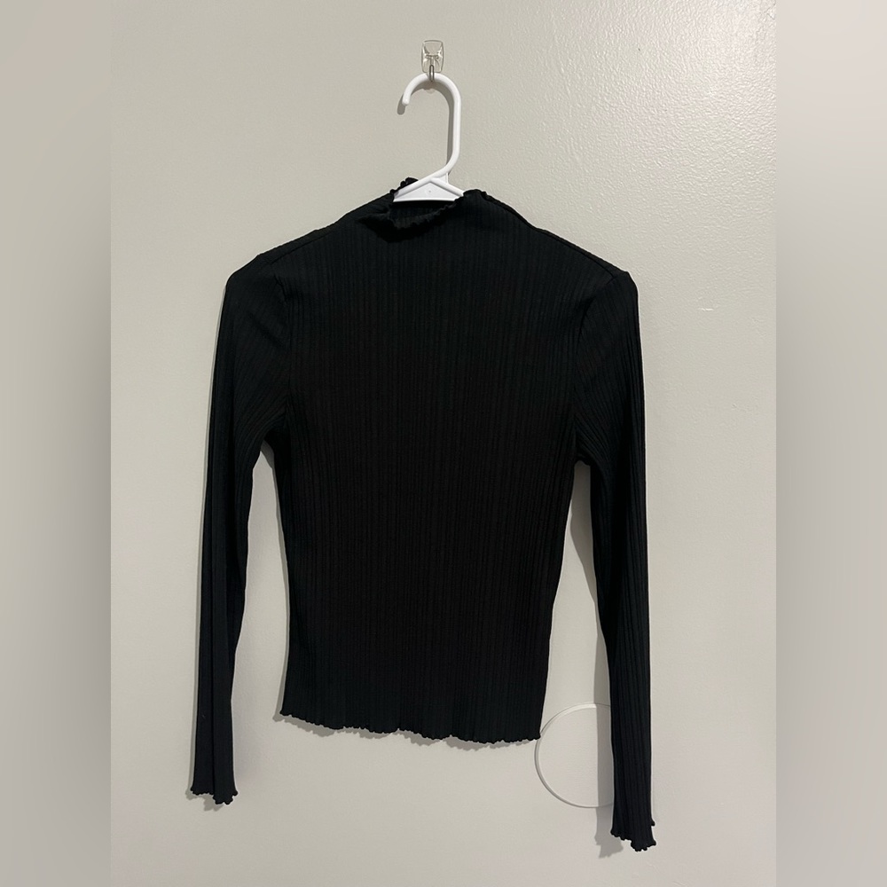 Black turtle neck long sleeve